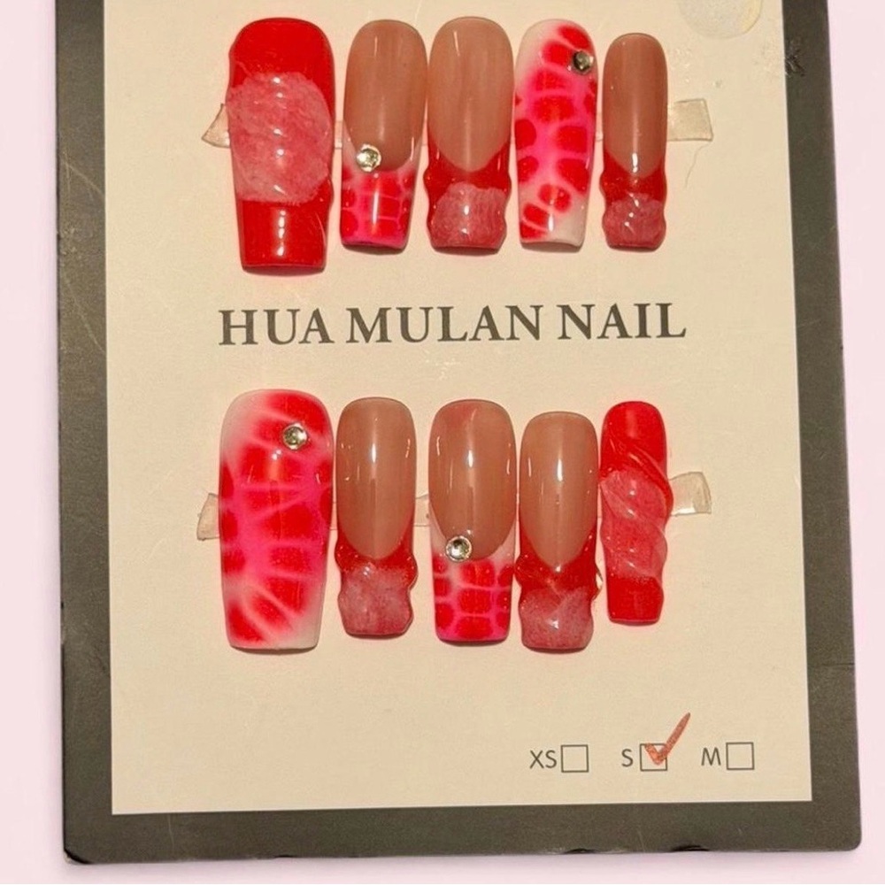 Sold 🏷️ Press on nail set